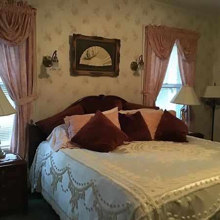 Brookview Manor Inn Canadensis Bagian luar foto