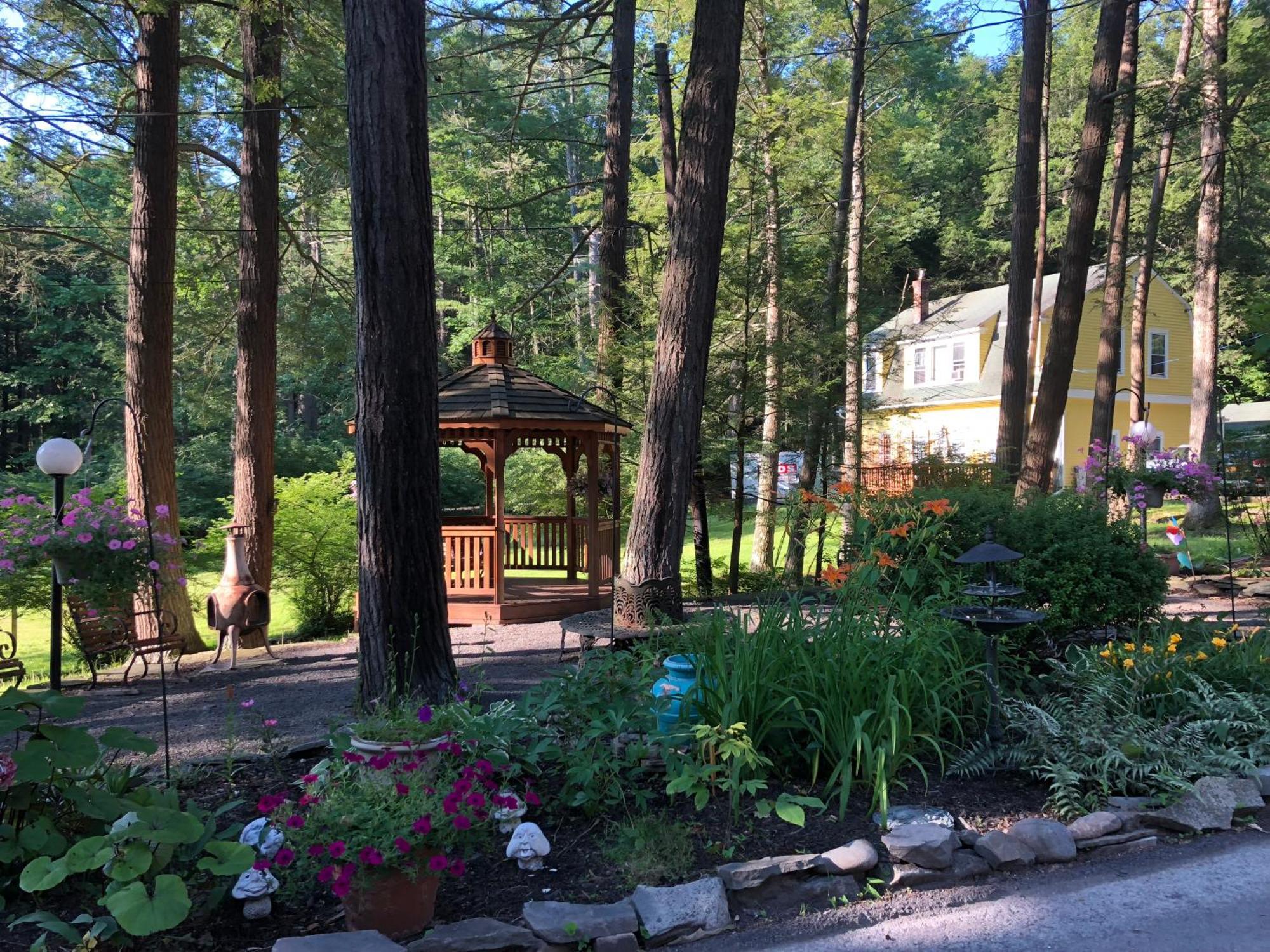 Brookview Manor Inn Canadensis Bagian luar foto