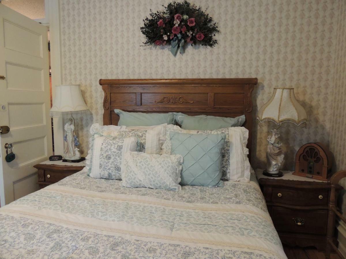 Brookview Manor Inn Canadensis Bagian luar foto